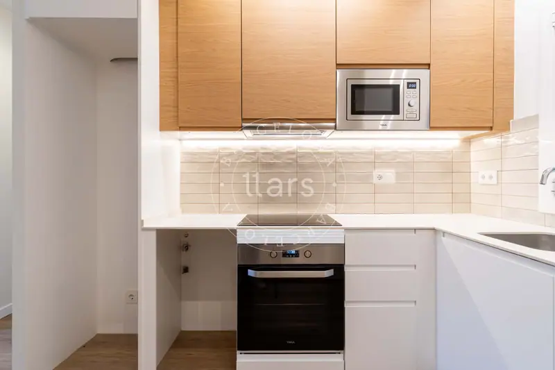 Piso en Barcelona (ROGER) – foto 2